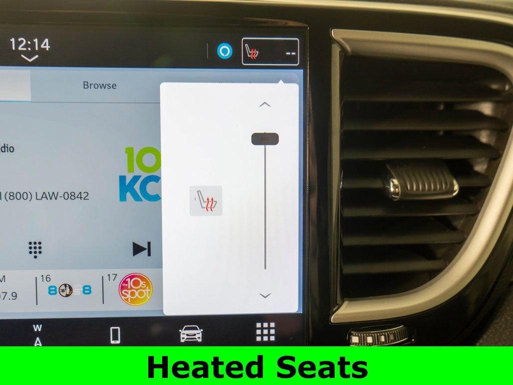 Used 2024 Chrysler Pacifica Select image 21