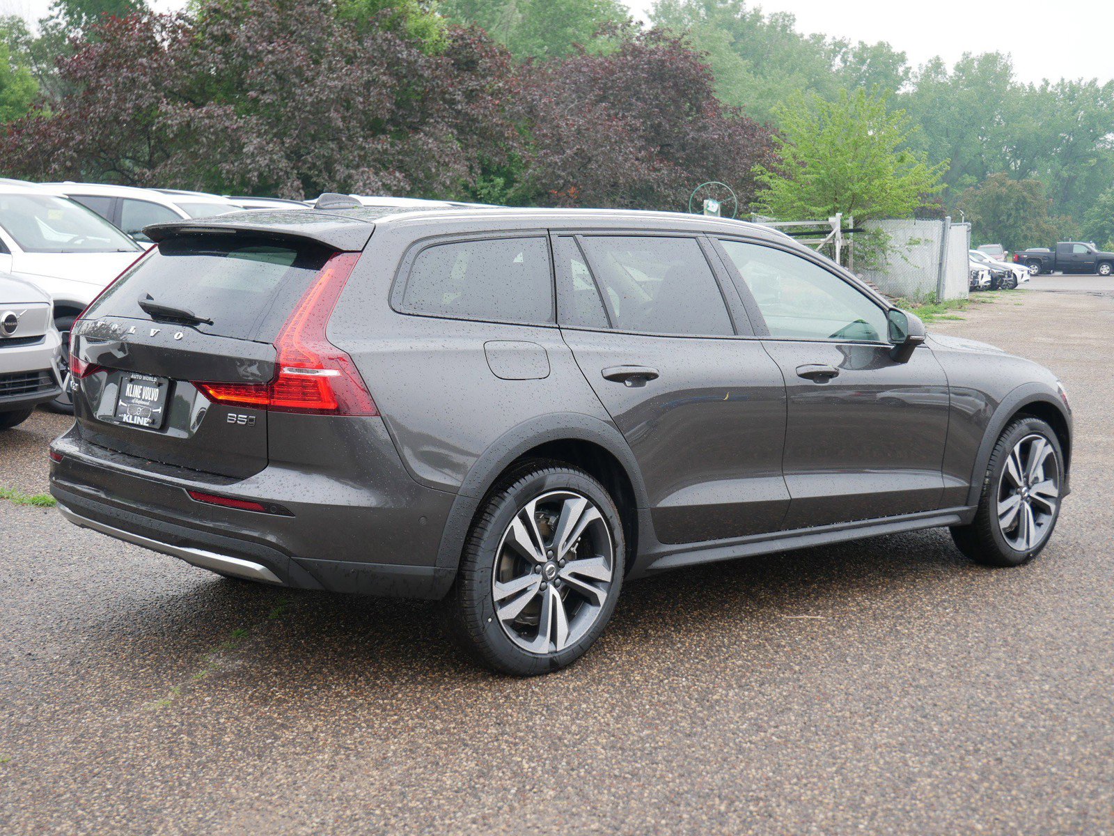 New 2025 Volvo V60 B5 Cross Country Plus w/ Climate Package image 3
