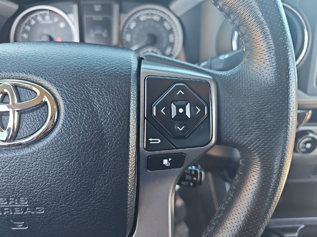 Used 2017 Toyota Tacoma SR5 w/ Tow Package RWD image 17