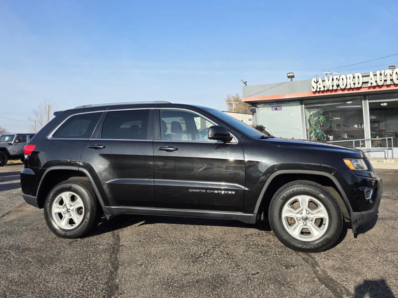 Used 2014 Jeep Grand Cherokee Laredo w/ Quick Order Package 23E AWD/4WD image 2