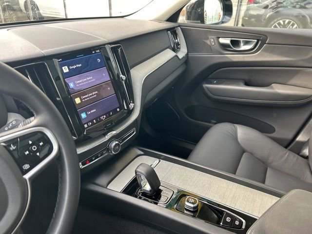 Certified 2025 Volvo XC60 B5 Plus image 19