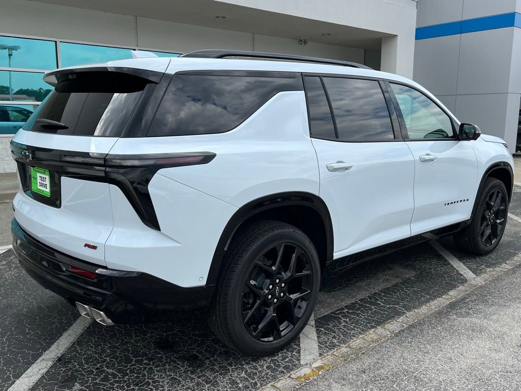New 2026 Chevrolet Traverse RS w/ LPO, Floor Liner Package FWD video 3