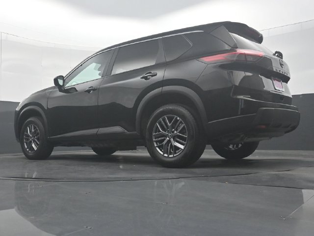 Used 2026 Nissan Rogue SV FWD image 30