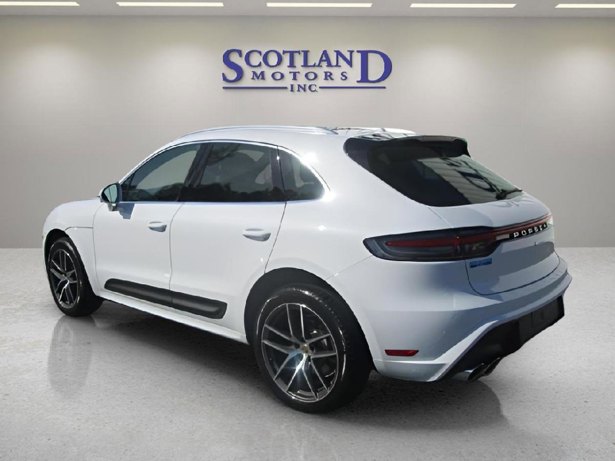 Used 2023 Porsche Macan AWD/4WD image 9