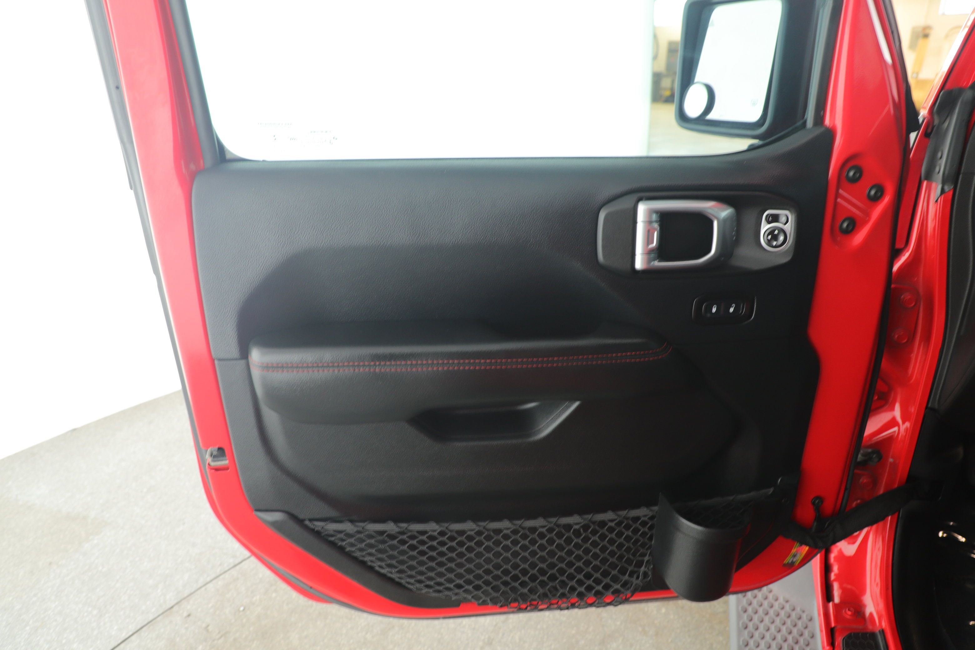 Used 2018 Jeep Wrangler Unlimited Rubicon image 18