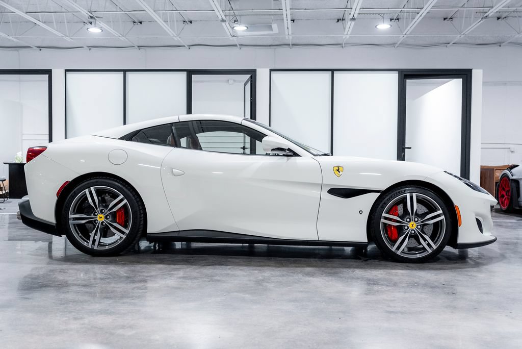 Used 2020 Ferrari Portofino RWD image 2