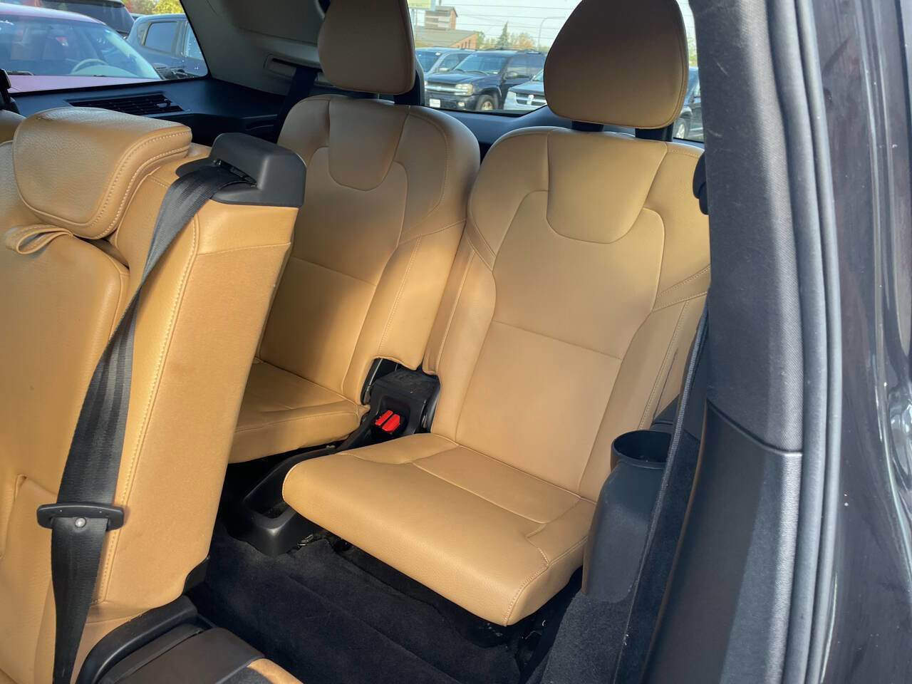 Used 2016 Volvo XC90 T6 Momentum image 13