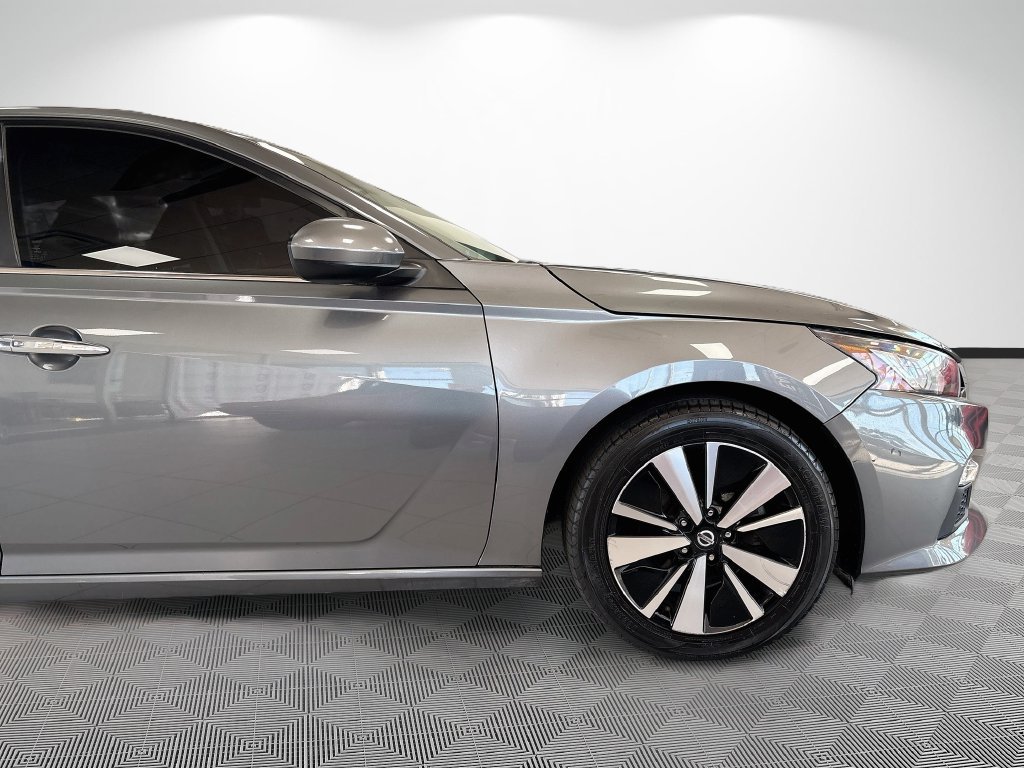 Used 2022 Nissan Altima 2.5 SV FWD image 17