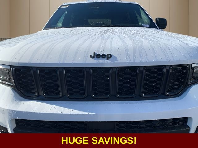 New 2025 Jeep Grand Cherokee L Altitude image 9