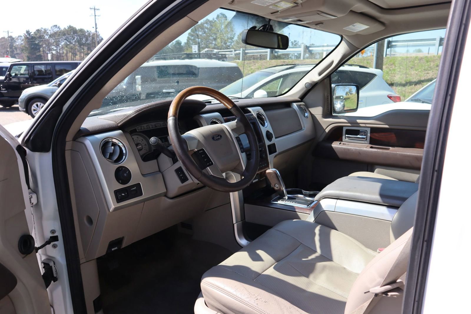 Used 2010 Ford F150 Platinum AWD/4WD image 8