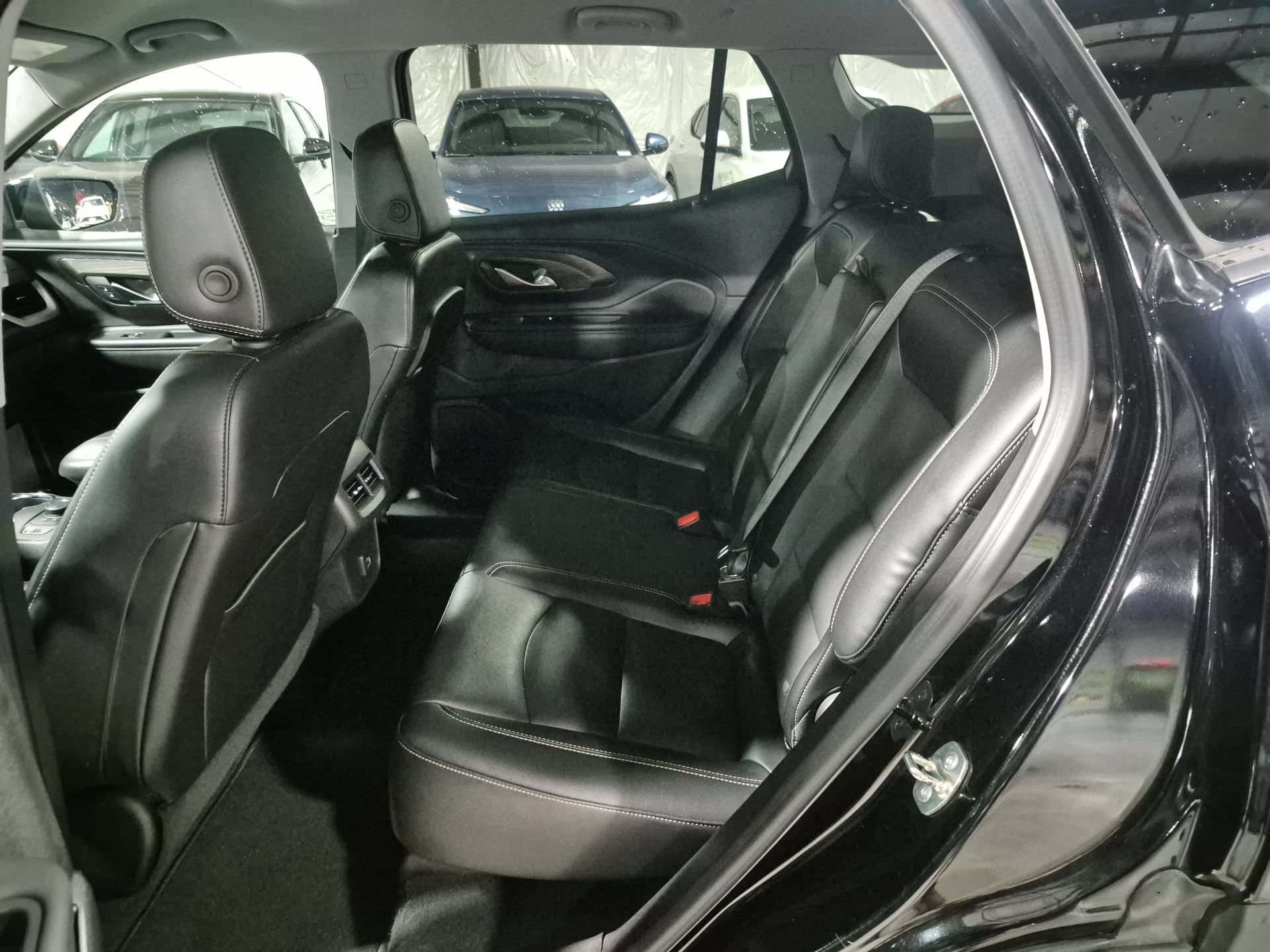 Used 2024 GMC Terrain SLT AWD/4WD image 25