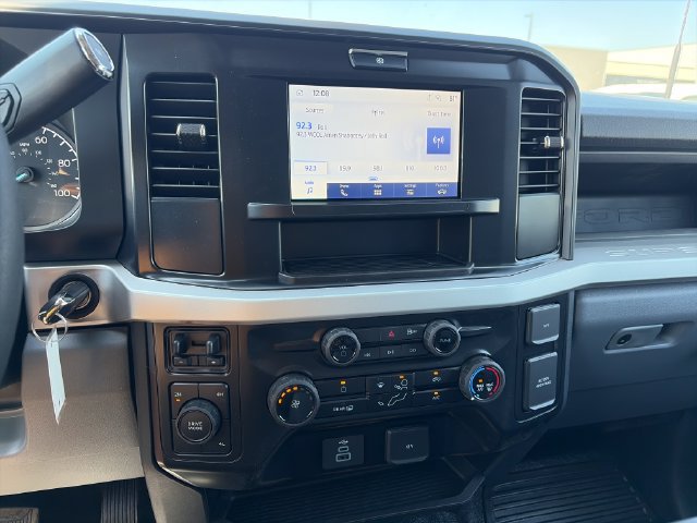 New 2026 Ford F550 4x4 Crew Cab image 17