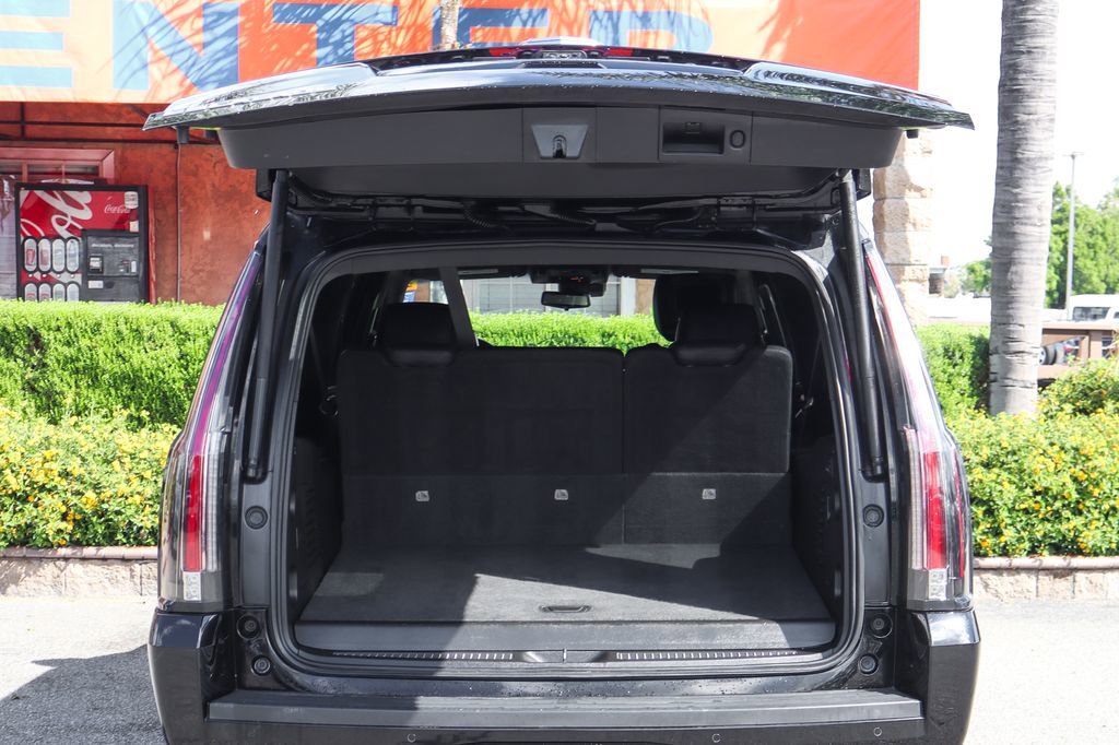 Used 2018 Cadillac Escalade ESV Platinum image 8