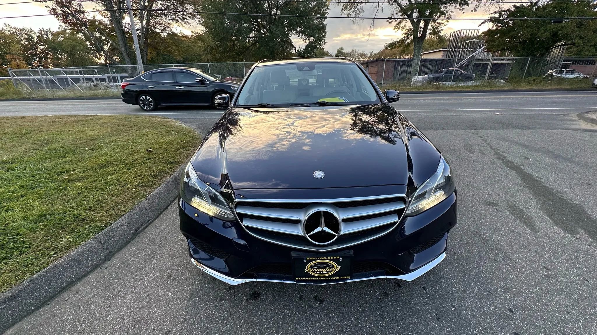 Used 2016 Mercedes-Benz E 350 4MATIC Sedan image 2