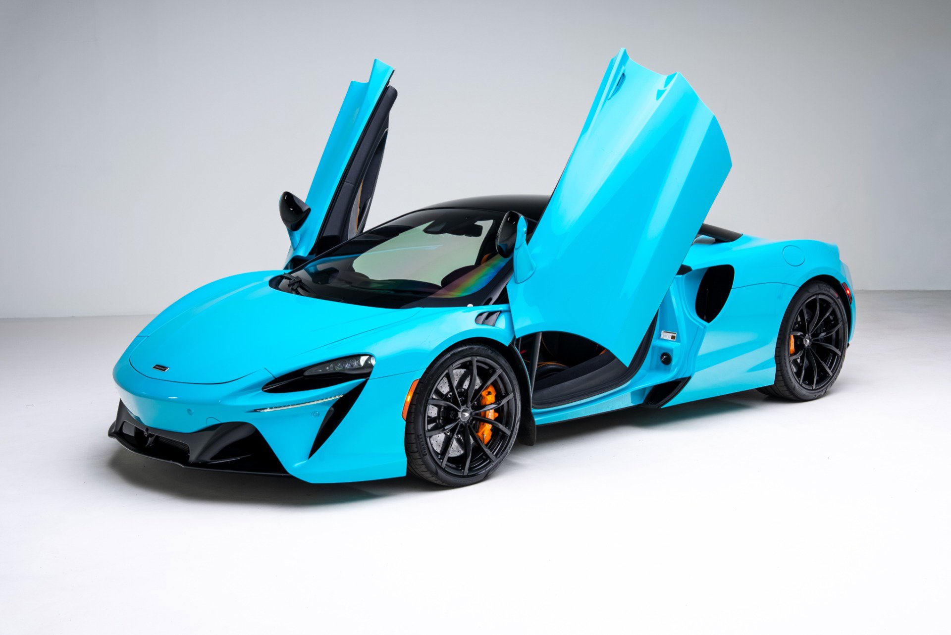 Used 2023 McLaren Artura image 8