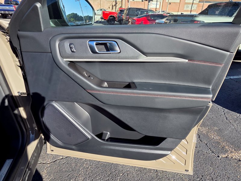 New 2027 Ford Explorer ST-Line w/ Premium Package AWD/4WD image 13