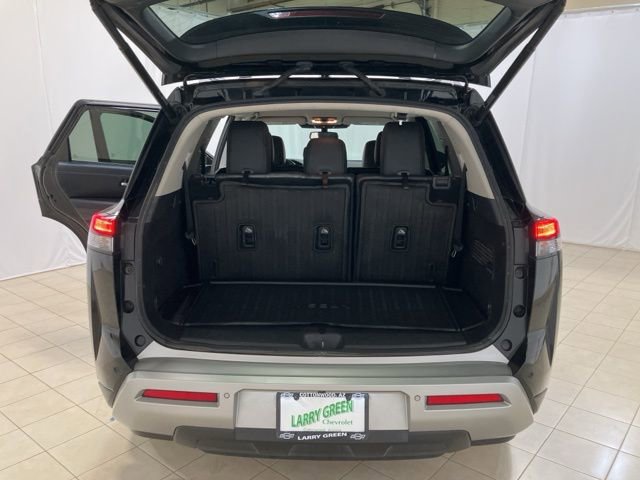 Used 2022 Nissan Pathfinder SL w/ SL Black Package image 21