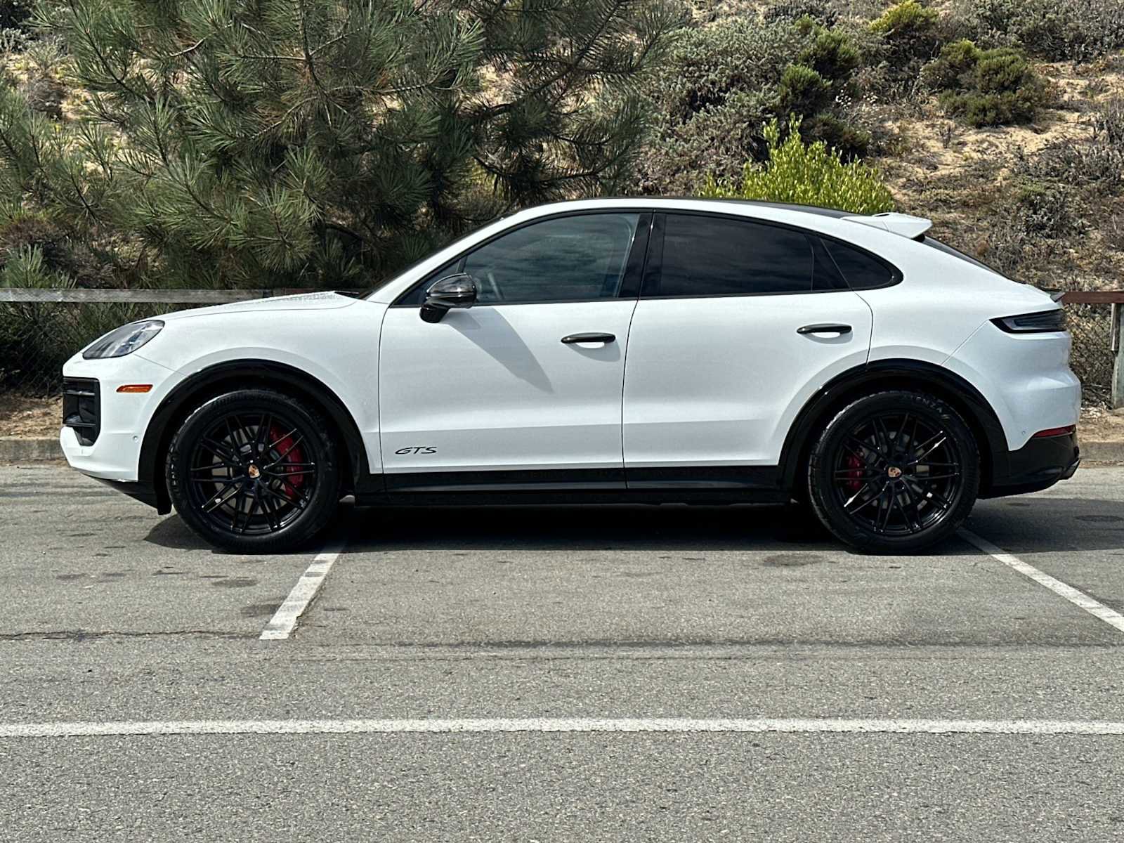 New 2026 Porsche Cayenne GTS image 2