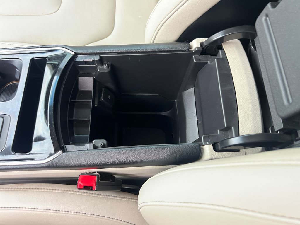Used 2019 Ford Edge Titanium image 23