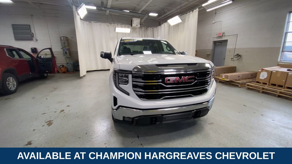 Used 2025 GMC Sierra 1500 SLT image 3
