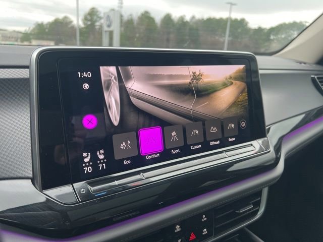 Used 2025 Volkswagen Atlas Peak Edition SE image 12