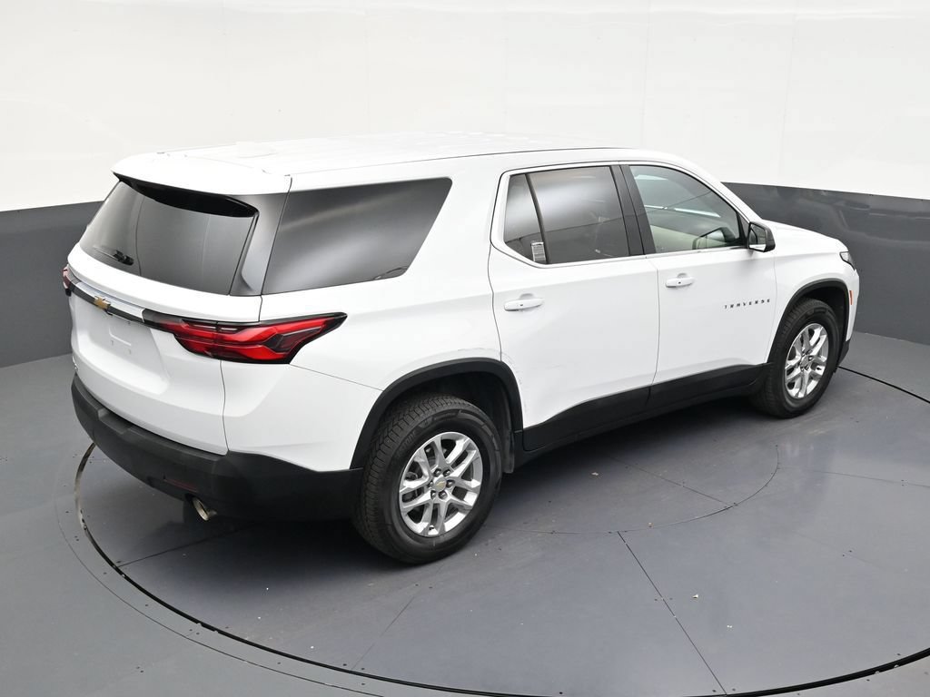 Used 2023 Chevrolet Traverse LS FWD image 16