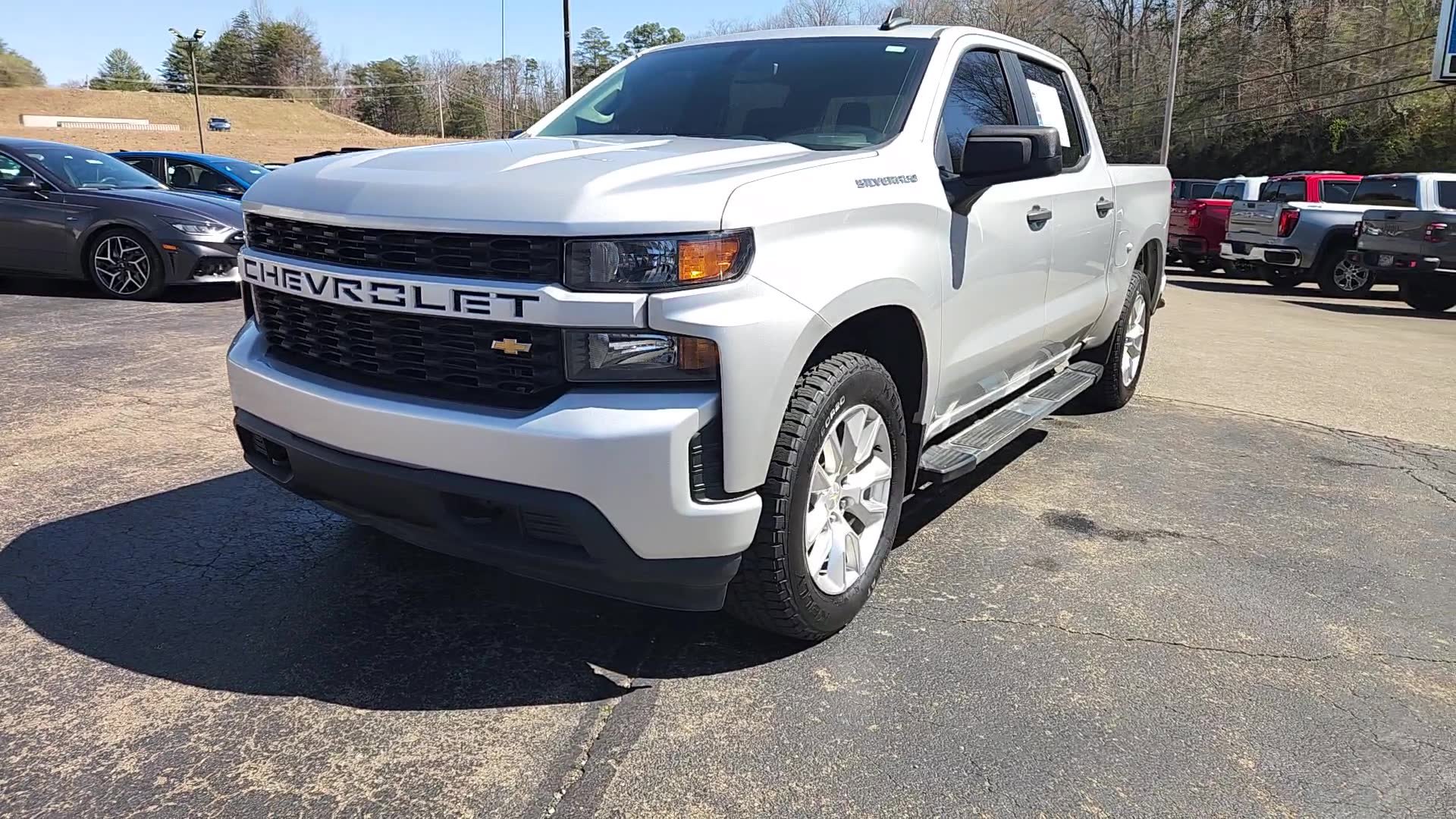 Used 2021 Chevrolet Silverado 1500 Custom image 2