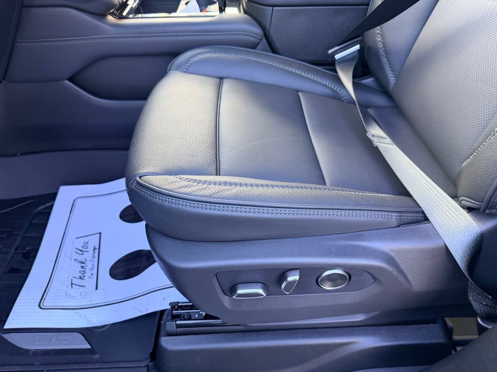 New 2026 GMC Yukon Denali w/ Denali Reserve Package image 15