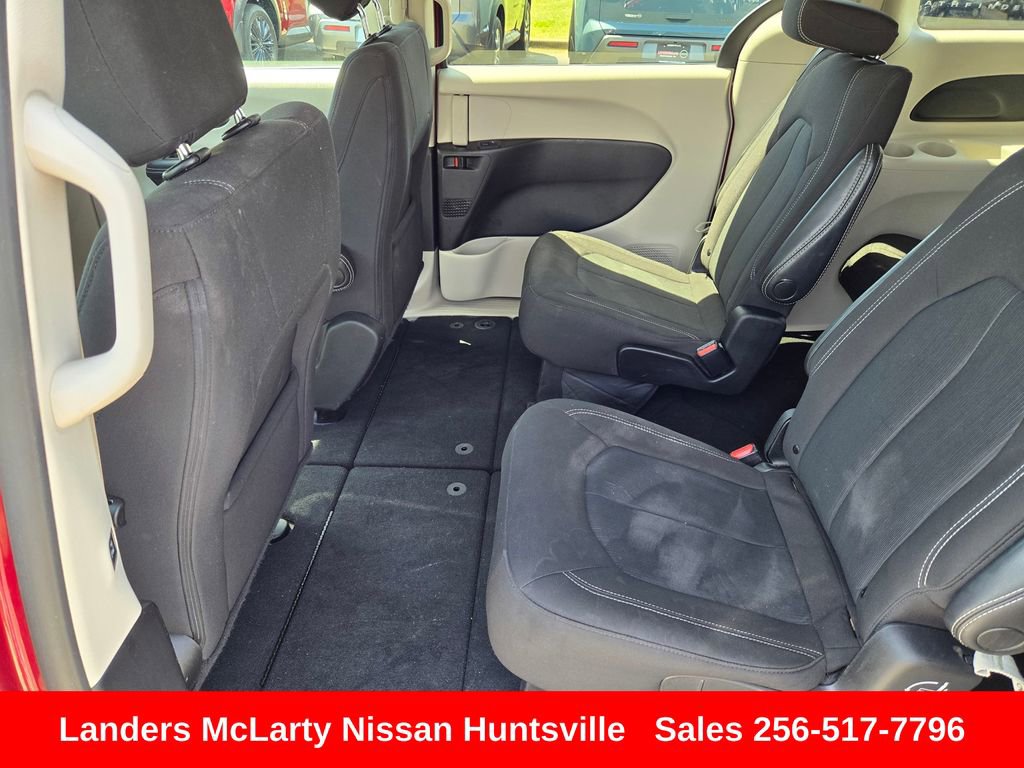 Used 2023 Chrysler Voyager LX FWD image 15