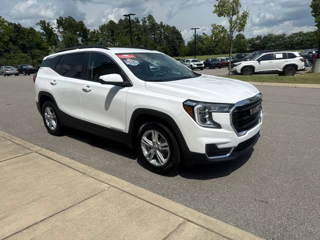 Used 2024 GMC Terrain SLE w/ Driver Convenience Package FWD image 6