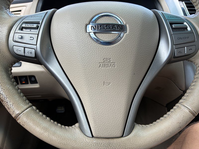 Used 2013 Nissan Altima 2.5 SL w/ Technology Pkg FWD image 9
