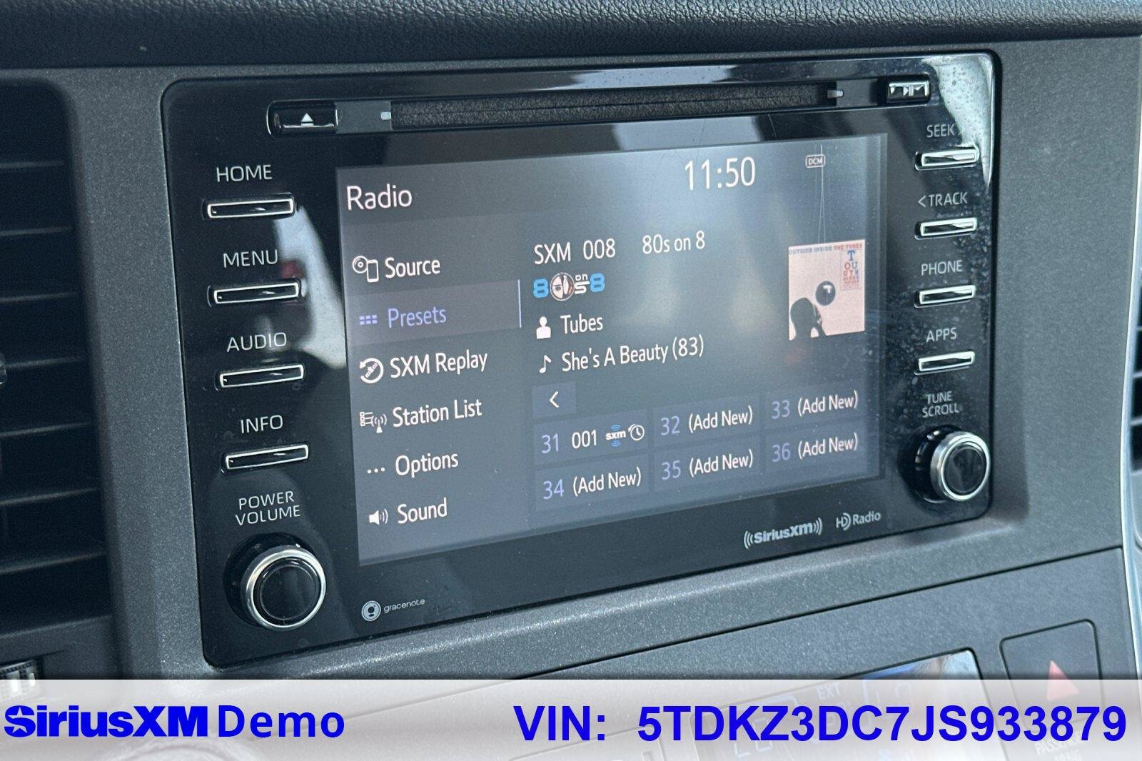 Certified 2018 Toyota Sienna LE FWD image 28