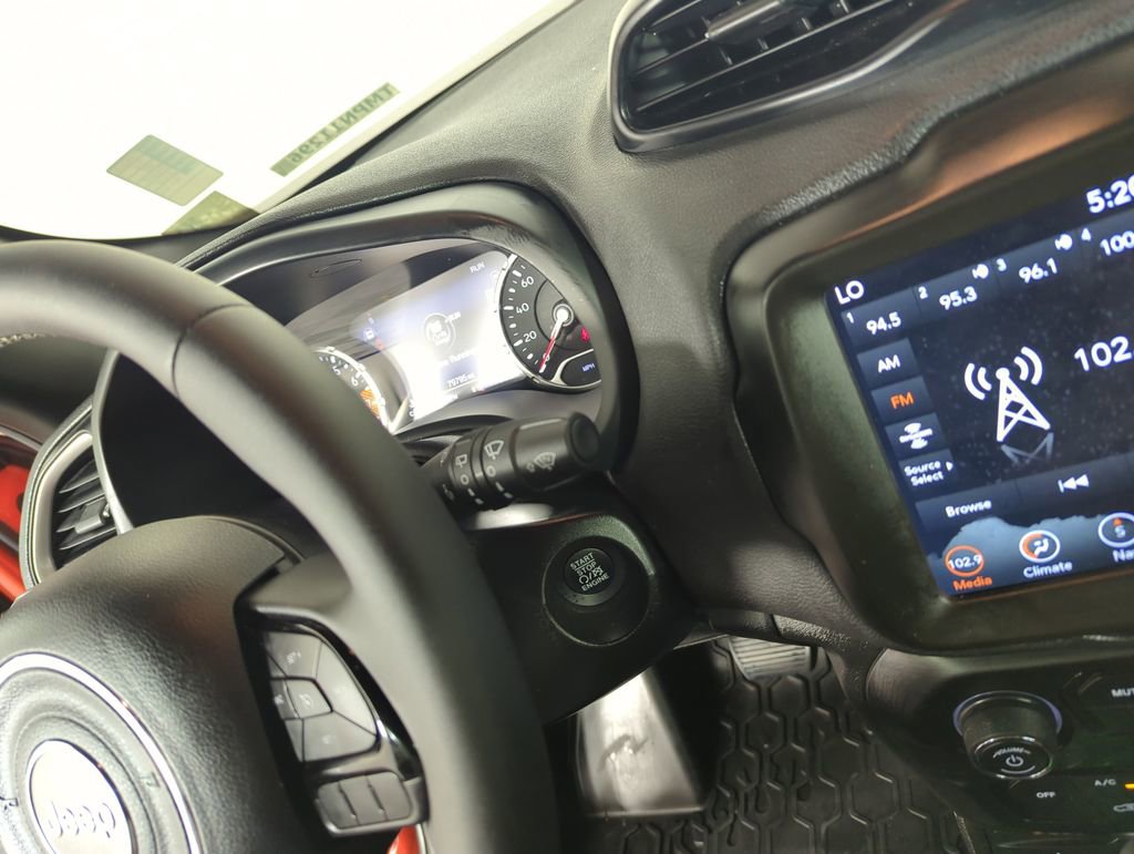 Used 2021 Jeep Renegade Latitude image 24
