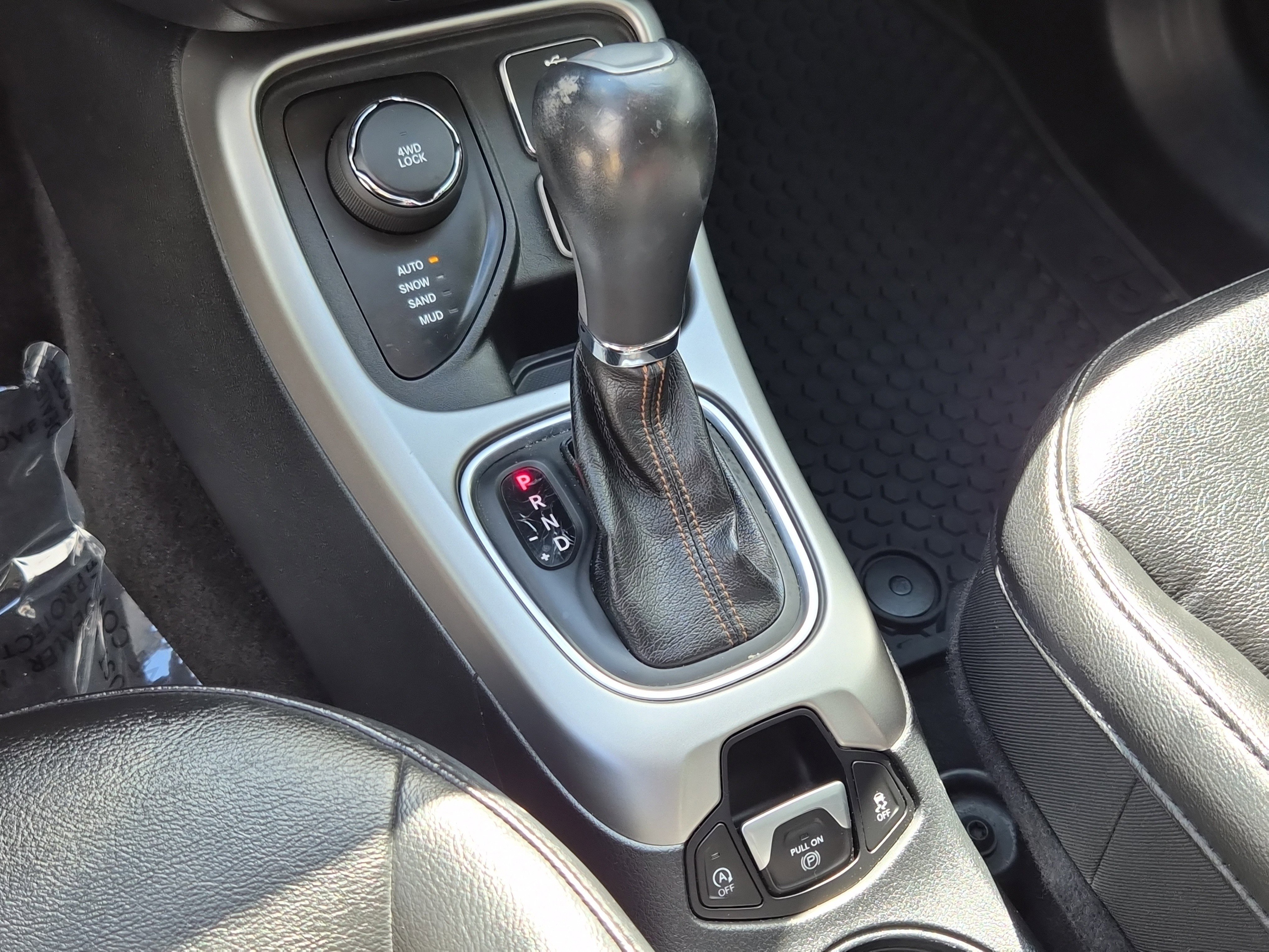 Used 2018 Jeep Compass Latitude w/ Cold Weather Group image 31