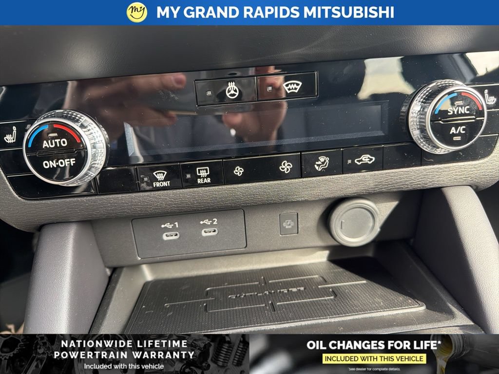 New 2026 Mitsubishi Outlander AWD image 20