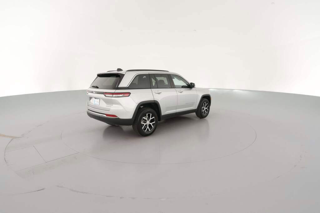 New 2025 Jeep Grand Cherokee Limited image 12