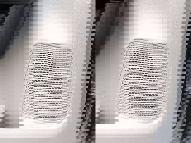 Used 2023 Chrysler Pacifica Touring-L image 29