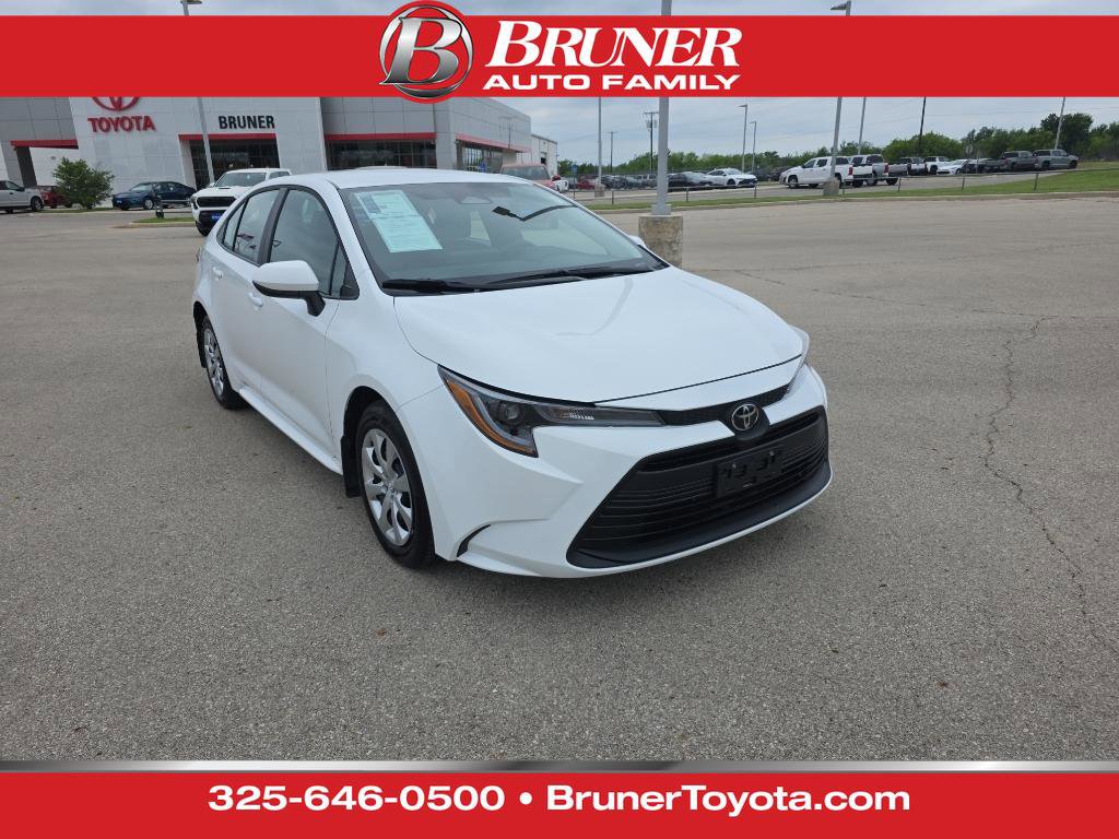 Certified 2026 Toyota Corolla LE image 1