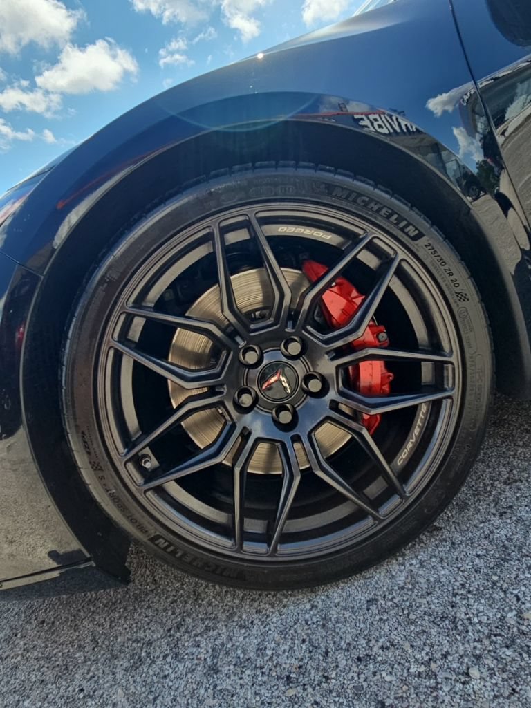 Used 2023 Chevrolet Corvette Z06 w/ Engine Appearance Package RWD image 9