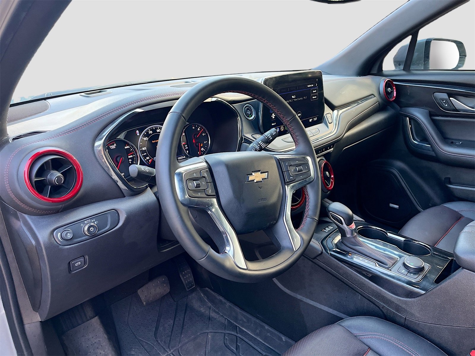 Used 2024 Chevrolet Blazer RS w/ Enhanced Convenience Package image 9