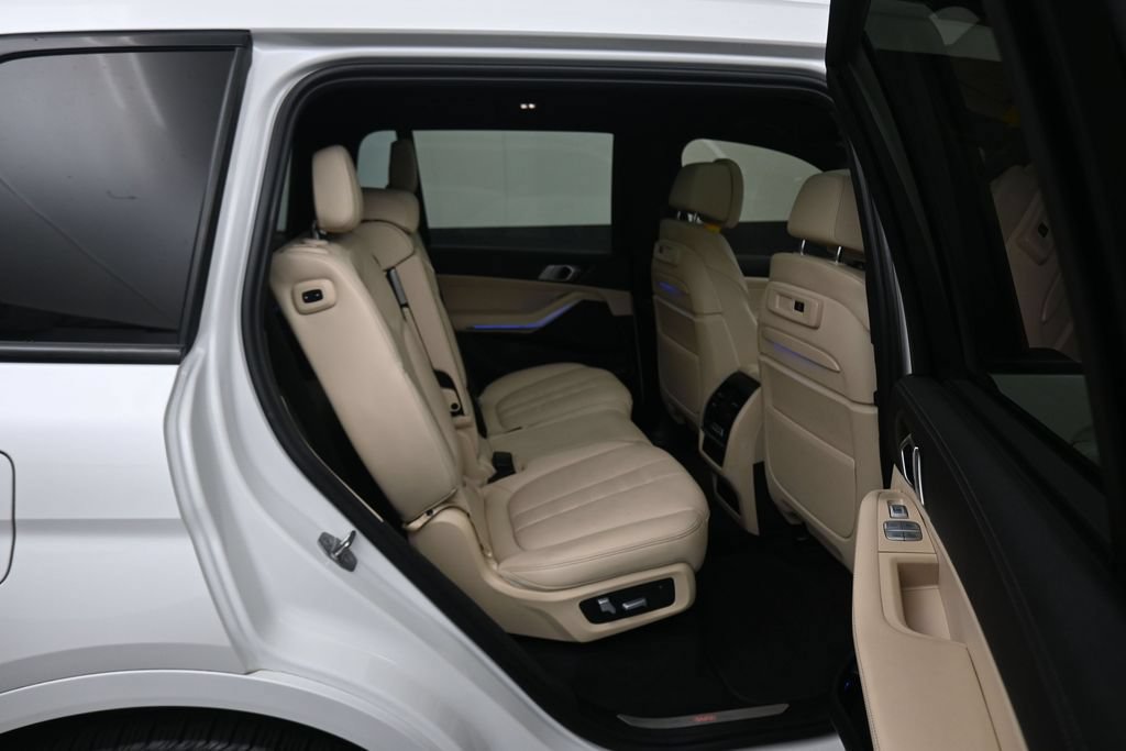 Used 2022 BMW X7 xDrive40i w/ Executive Package AWD/4WD image 47