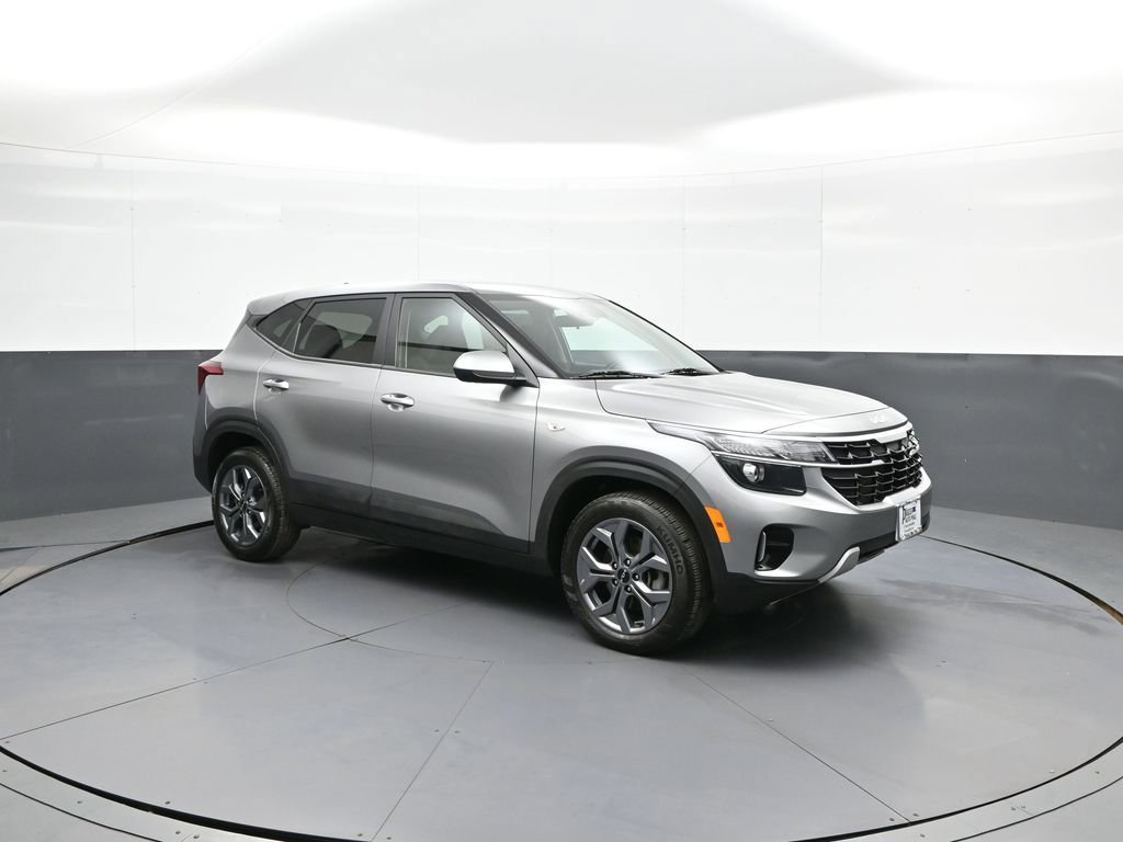 Certified 2024 Kia Seltos LX AWD/4WD image 4