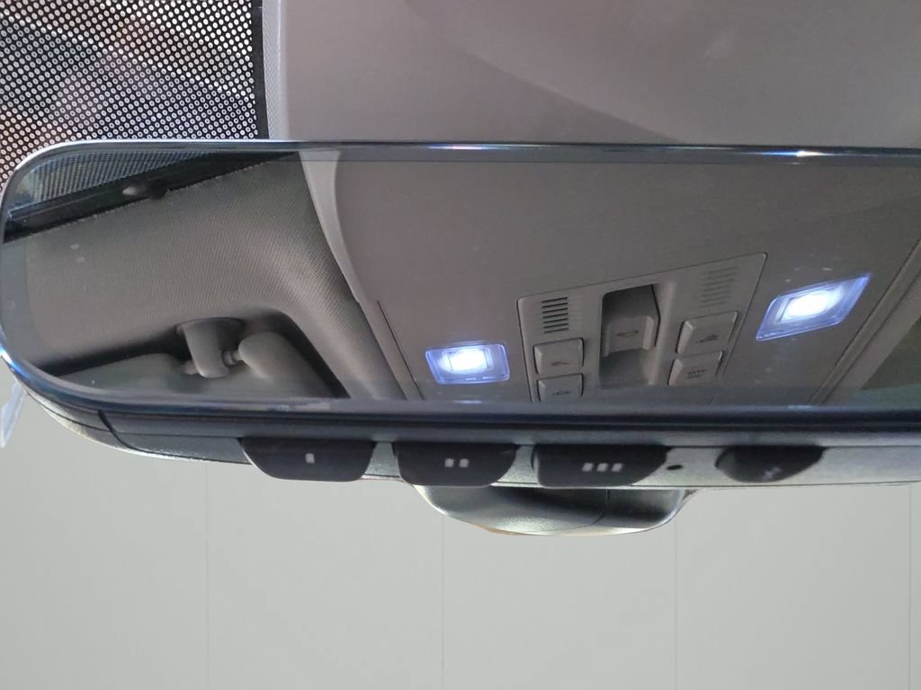 Used 2022 Volkswagen Taos SEL w/ Panoramic Sunroof Package AWD/4WD image 27