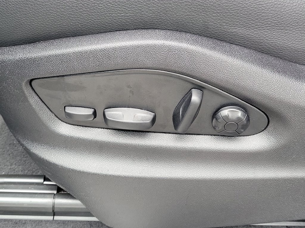 Certified 2026 Porsche Cayenne AWD/4WD image 28
