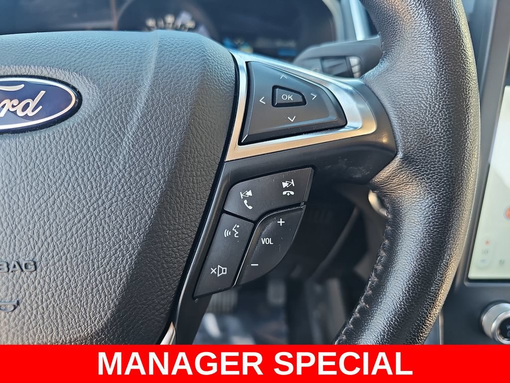 Used 2022 Ford Edge Titanium w/ Equipment Group 301A AWD/4WD image 18