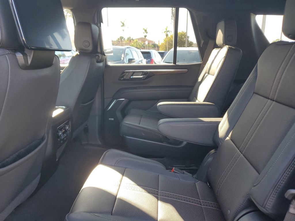 Used 2025 Chevrolet Tahoe High Country image 14