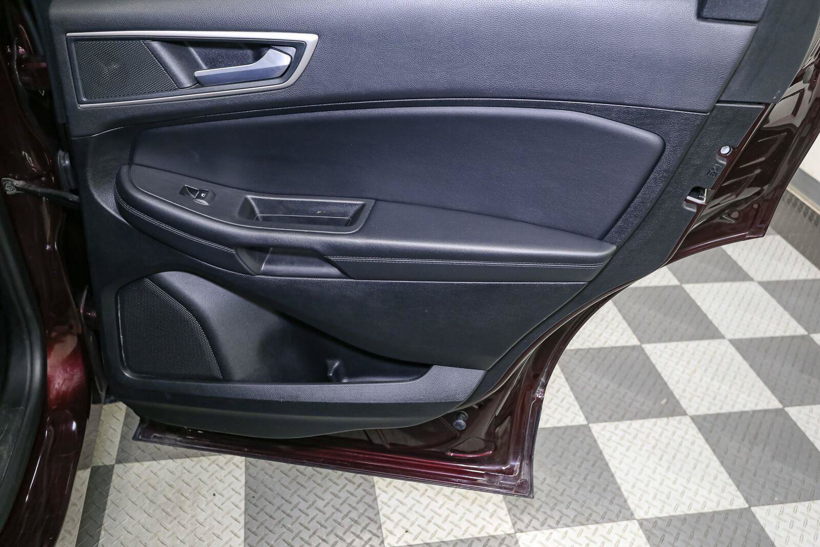 Used 2024 Ford Edge SEL AWD/4WD image 21