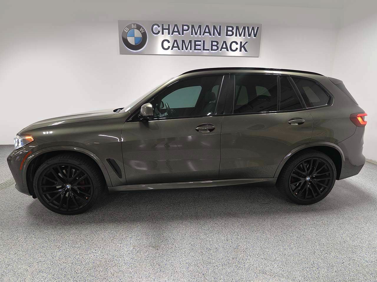 Used 2022 BMW X5 sDrive40i w/ M Sport Package RWD image 3