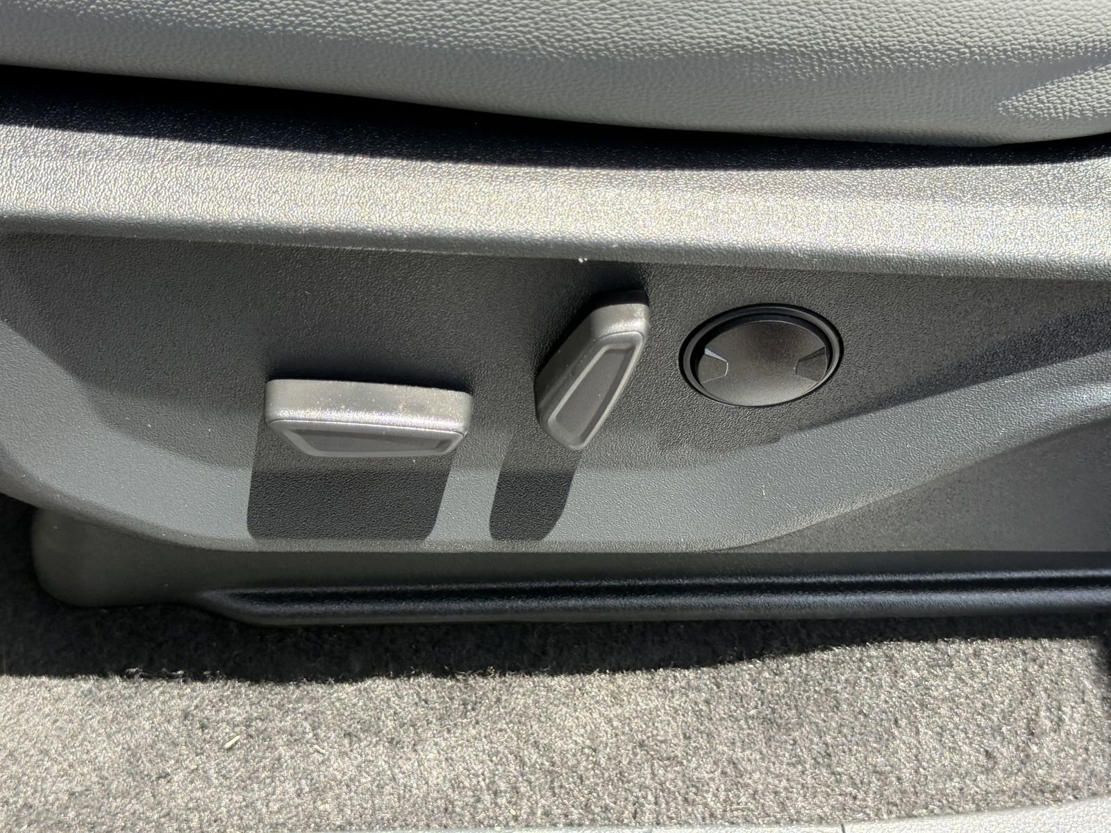 Certified 2025 Ford F150 Lightning Flash AWD/4WD image 21