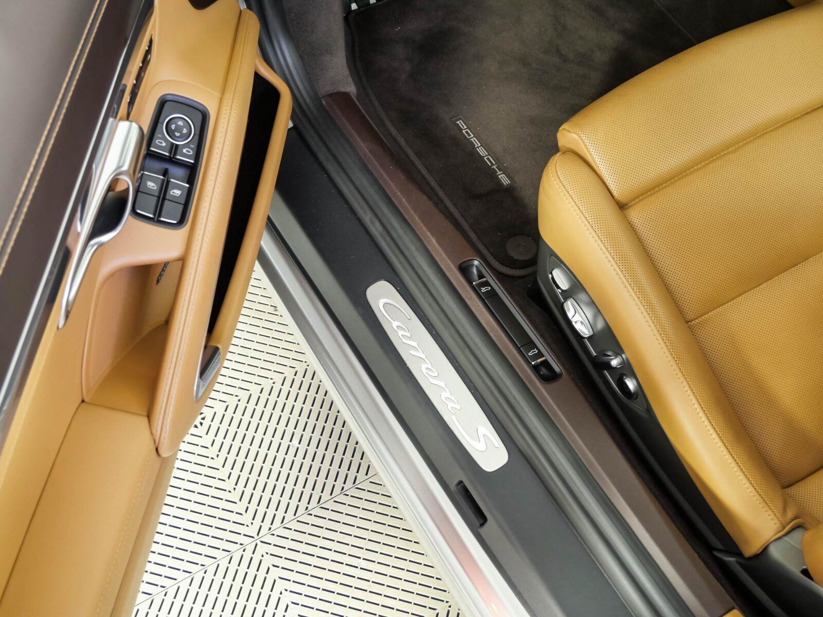 Used 2018 Porsche 911 Carrera S RWD image 8